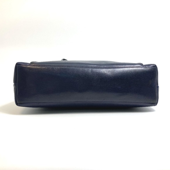 CHANEL Blue Shoulder Bag - Picture 4 of 16